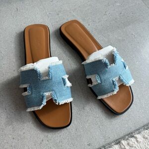 Hermes “Oran” Jean sandals